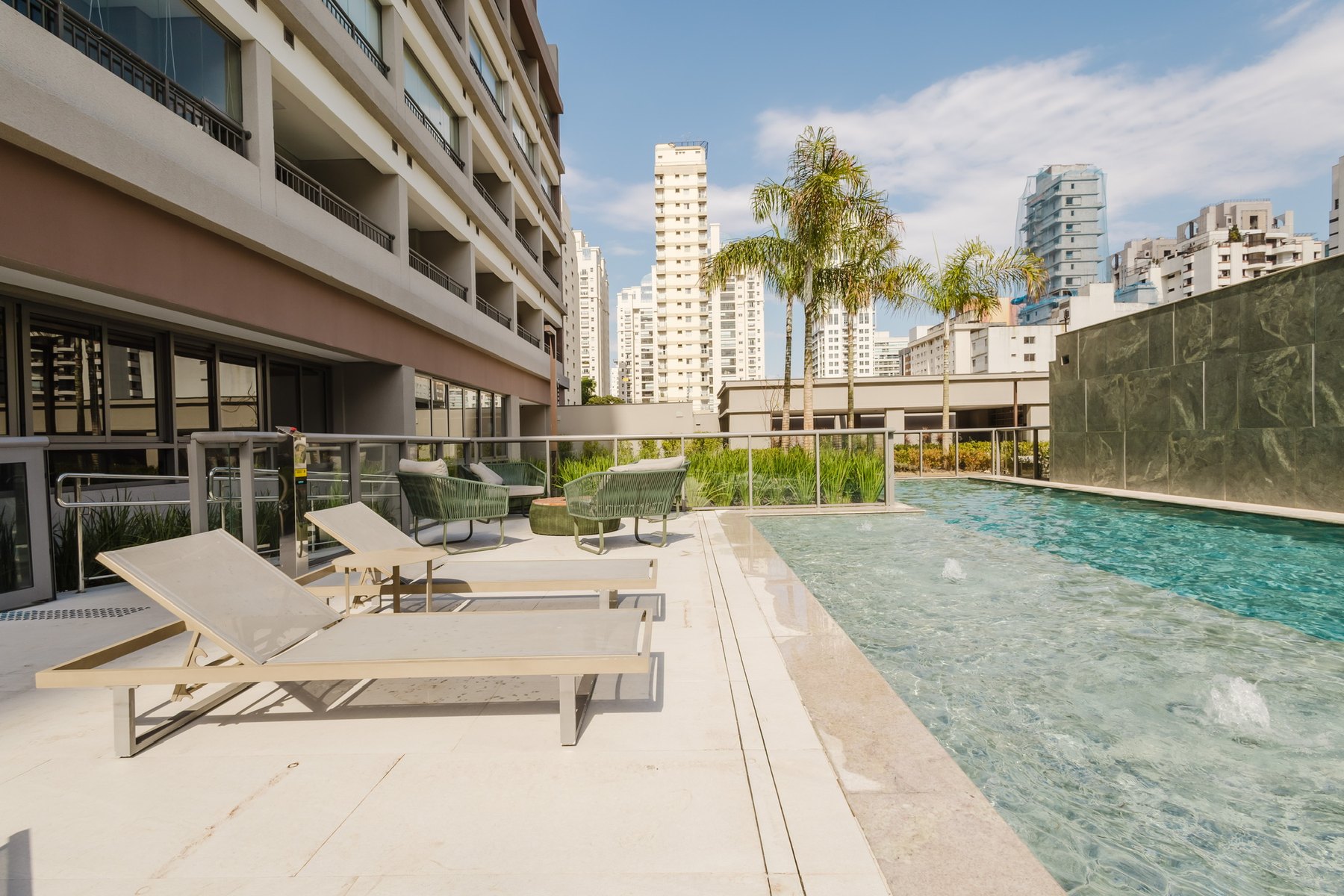 Moema II pool deck